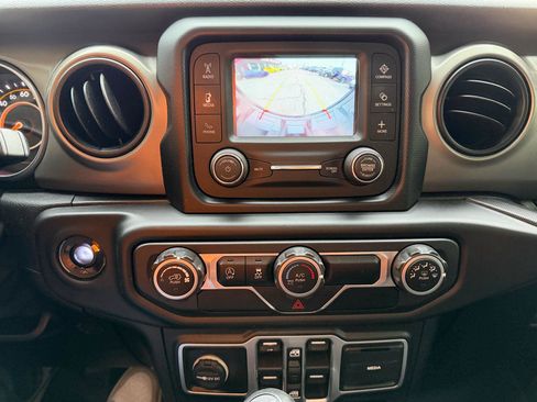 Used 2018 Jeep Wrangler Unlimited Sport S image 15