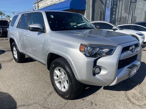 Used 2015 Toyota 4Runner SR5 image 7