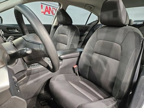 Used 2025 Nissan Altima 2.5 SV FWD image 23