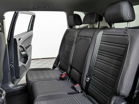Certified 2023 Volkswagen Tiguan S FWD image 21