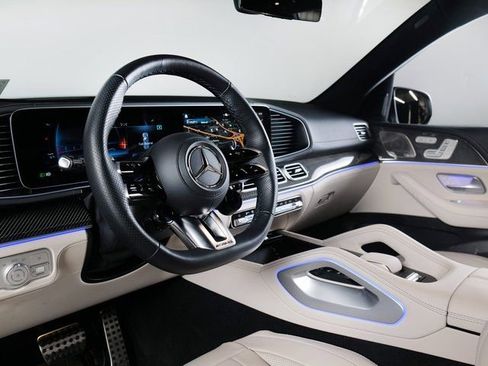 Used 2025 Mercedes-Benz GLS 63 AMG 4MATIC image 4