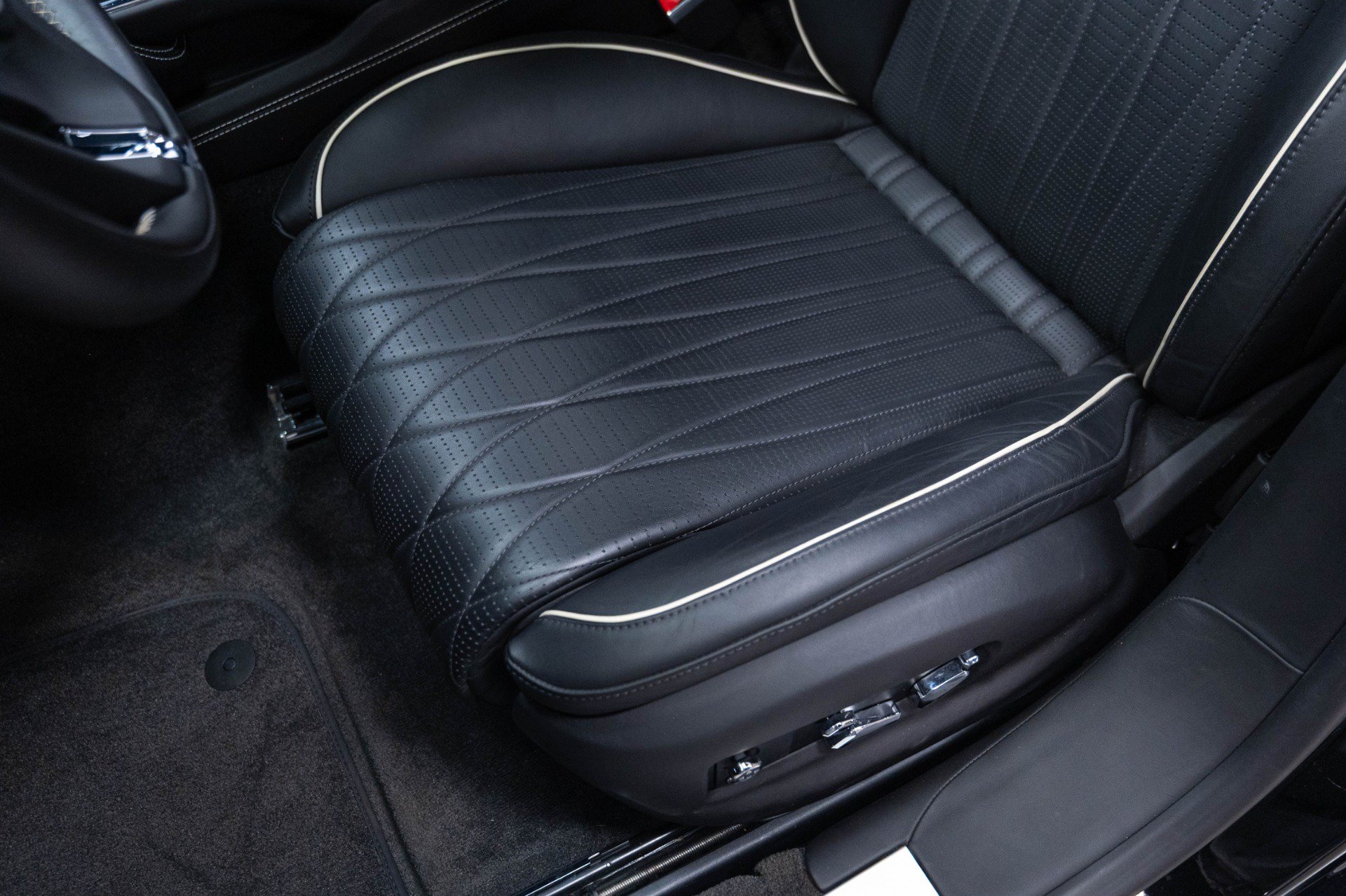 Used 2020 Bentley Flying Spur W12 AWD/4WD image 8