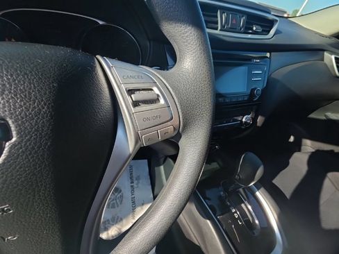 Used 2015 Nissan Rogue SV w/ SV Moonroof Package AWD/4WD image 19