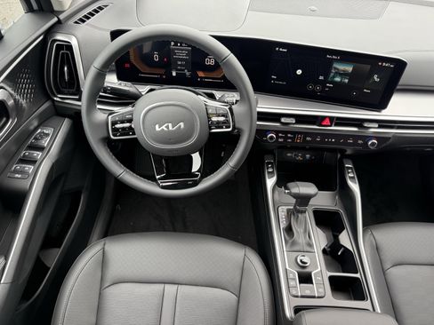 New 2025 Kia Sorento S image 18