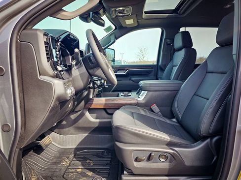 New 2026 GMC Sierra 2500 SLT w/ Max Trailering Package AWD/4WD image 16