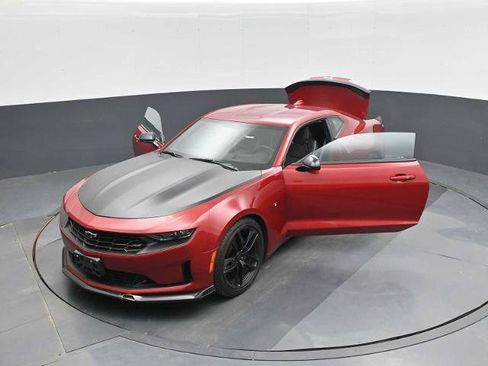 Used 2020 Chevrolet Camaro LT w/ 1LE Track Performance Package RWD image 32