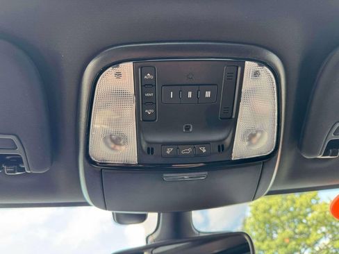 Used 2023 Dodge Durango GT AWD/4WD image 33