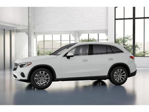 Certified 2025 Mercedes-Benz GLC 300 4MATIC image 36