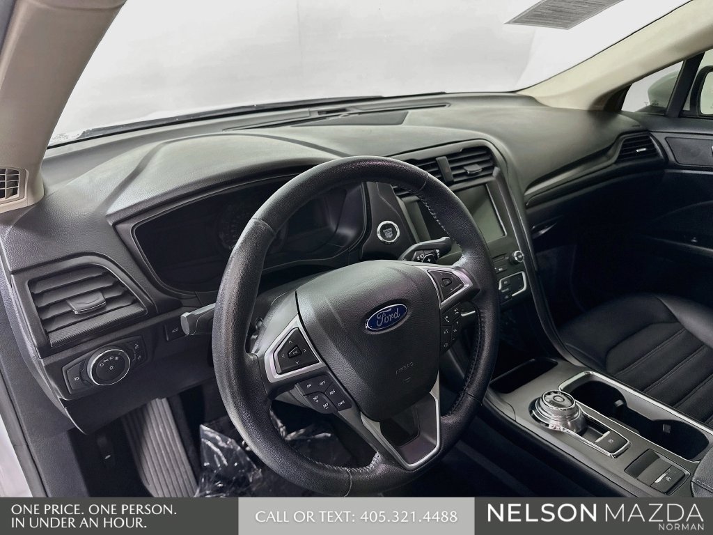 Used 2018 Ford Fusion SE w/ Equipment Group 201A FWD image 10