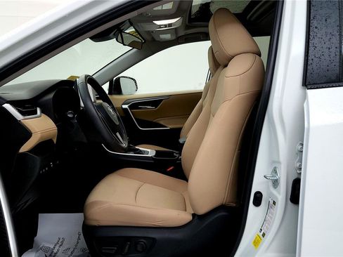 Certified 2023 Toyota RAV4 XLE image 34