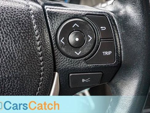 Used 2018 Toyota RAV4 XLE FWD image 30