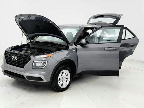 Used 2021 Hyundai Venue SE FWD image 9