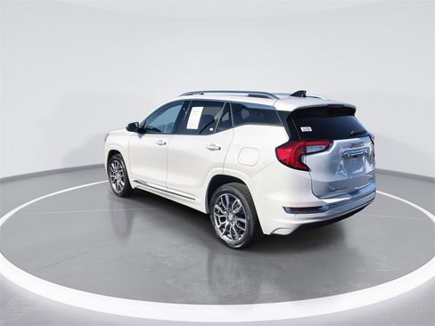 Used 2022 GMC Terrain Denali w/ LPO, Floor Liner Package image 6