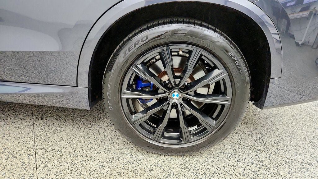 Used 2020 BMW X5 M50i AWD/4WD image 9