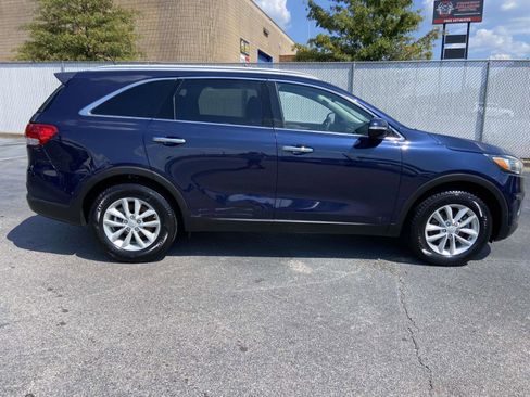 Used 2016 Kia Sorento FWD image 2