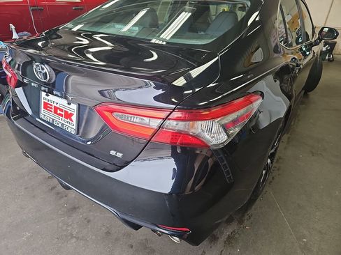Used 2018 Toyota Camry SE w/ Protection Package (Q2) image 32