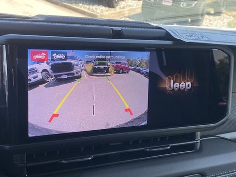 New 2025 Jeep Wrangler Rubicon w/ Technology Group image 21