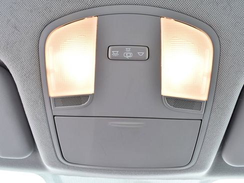 Used 2017 Hyundai Elantra SE image 31