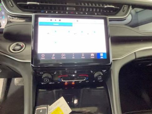 Used 2023 Jeep Grand Cherokee 4WD 4xe image 31