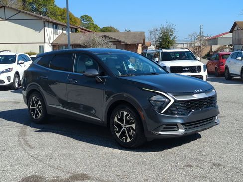 Used 2023 Kia Sportage EX image 9