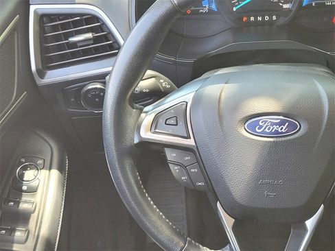 Used 2023 Ford Edge SEL image 12