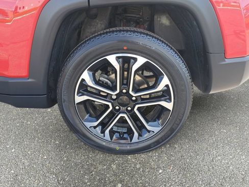 Certified 2023 Jeep Compass Limited AWD/4WD image 32