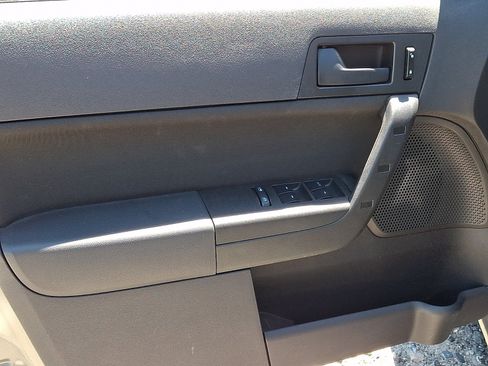 Used 2008 Ford Focus SE FWD image 14