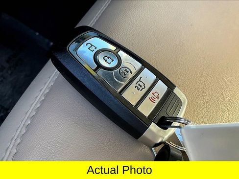 Used 2022 Ford Explorer XLT w/ Equipment Group 202A image 10