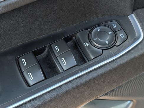 Used 2023 Chevrolet Silverado 1500 LT AWD/4WD image 14