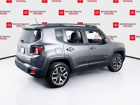 Used 2016 Jeep Renegade Latitude w/ Popular Equipment Group AWD/4WD image 5