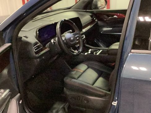 Used 2024 Chevrolet Traverse RS w/ LPO, Floor Liner Package image 13