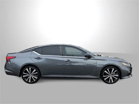Used 2020 Nissan Altima 2.5 SR w/ Premium Package image 9