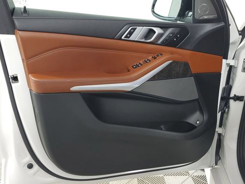 Used 2021 BMW X5 xDrive45e w/ M Sport Package image 23