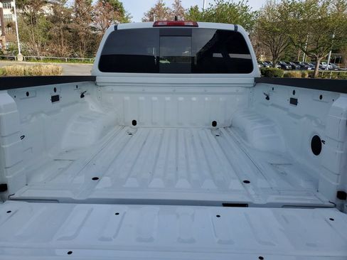 Certified 2025 Nissan Frontier PRO-4X w/ Tow Package AWD/4WD image 8