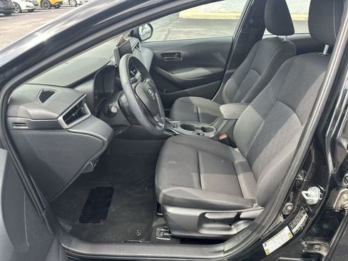 Used 2023 Toyota Corolla LE image 9