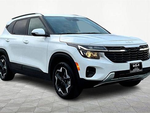 Certified 2025 Kia Seltos S image 5