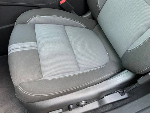 Used 2025 Chevrolet Blazer LT FWD image 25