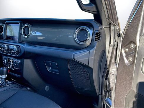 Certified 2023 Jeep Gladiator Overland image 20