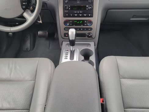 Used 2006 Ford Freestyle SEL image 37