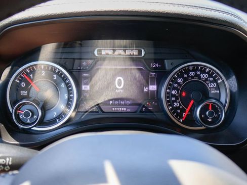 Used 2019 RAM 1500 Laramie AWD/4WD image 11