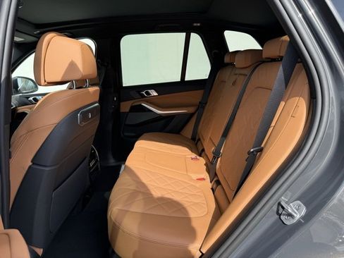 Used 2025 BMW X5 xDrive40i w/ Climate Comfort Package image 15