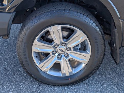 Used 2019 Ford F150 Platinum w/ Equipment Group 701A Luxury image 12