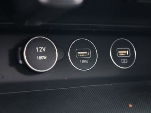 Used 2023 Genesis G70 2.0T image 20