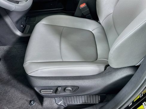 Used 2026 Toyota Sienna XLE AWD/4WD image 20