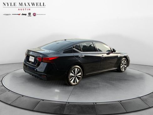 Used 2019 Nissan Altima 2.5 SV image 16