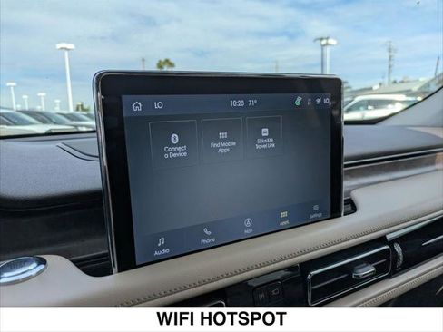 Used 2024 Lincoln Aviator Reserve w/ Equipment Group 201A AWD/4WD image 17