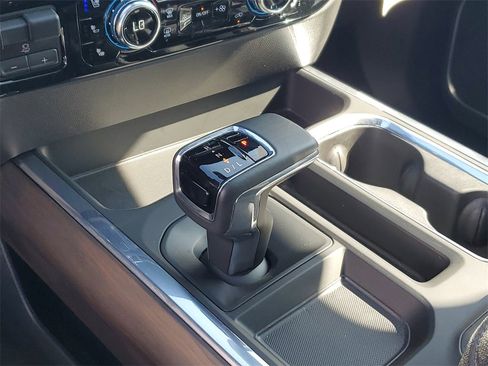 Used 2025 GMC Sierra 1500 SLT w/ SLT Premium Package image 33