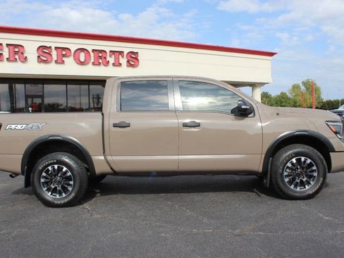 Used 2020 Nissan Titan PRO-4X w/ Pro-4x Convenience Package image 3