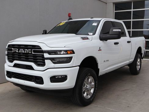 Used 2026 RAM 2500 Big Horn AWD/4WD image 1