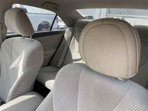 Used 2011 Toyota Camry LE image 19